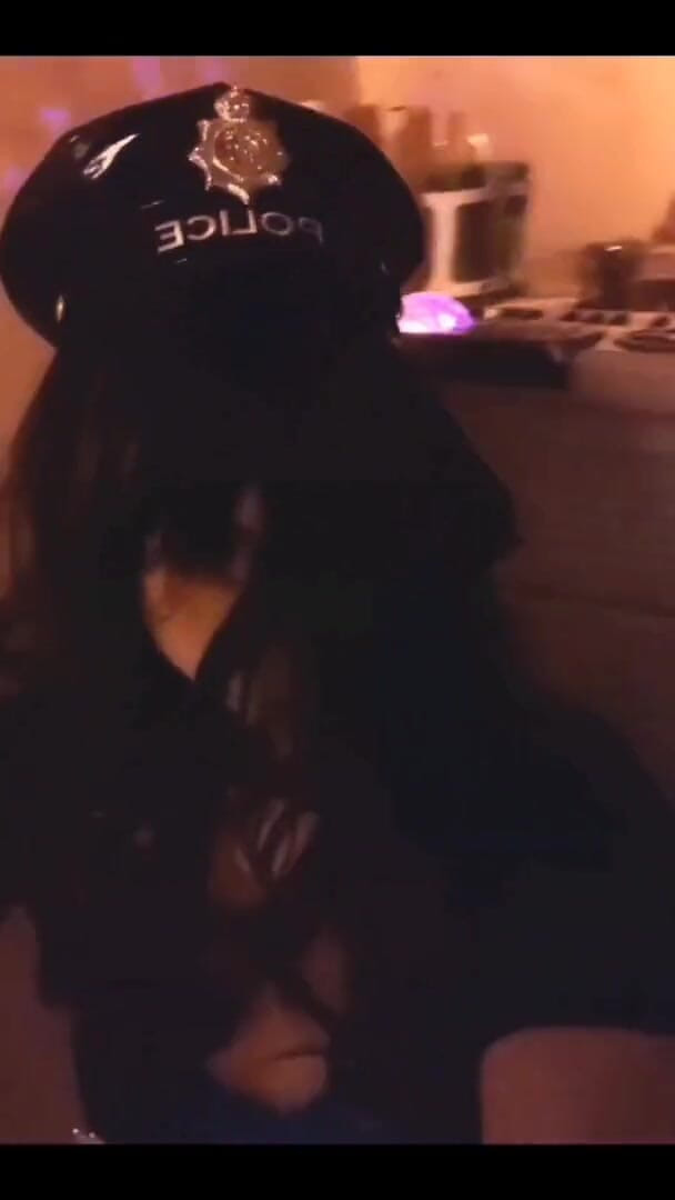 Lizzaali: ZZ joins the police pushes to do some cockbusting
