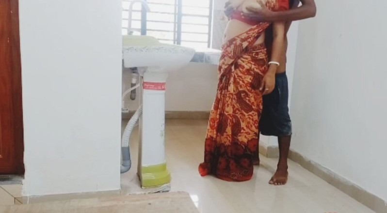 Teensex: Desi Hot Bhabi Sex Satisfaction Story in Kitchen Room