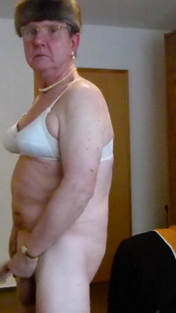 Crossdresser Andreas Beim Pissen Und Wichsen