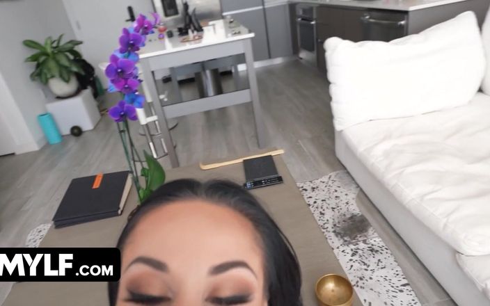 Mylf Official: Rysk brud och styvmamma Crystal Rush kan inte motstå styvsonens...