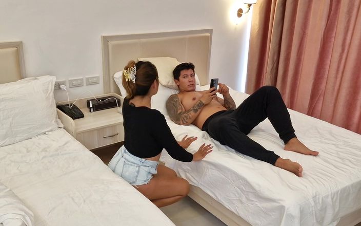 Winter_steph: 새아빠를 유혹하고 침대로 들어가서 존나게 따먹히는 의붓딸