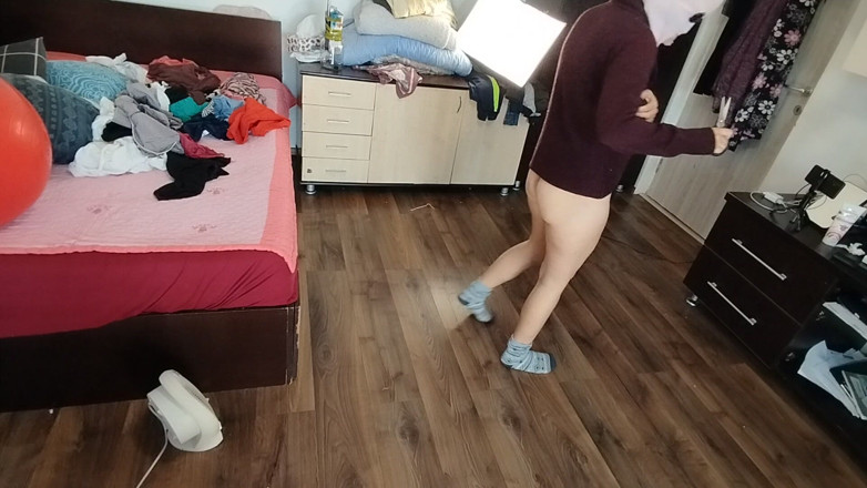 Amateur_MS: Amatérská manželka se baví zkoušením oblečení a řezáním