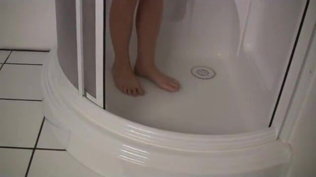 Hard raw sex: Slutty Babe Showering While Being Recorded