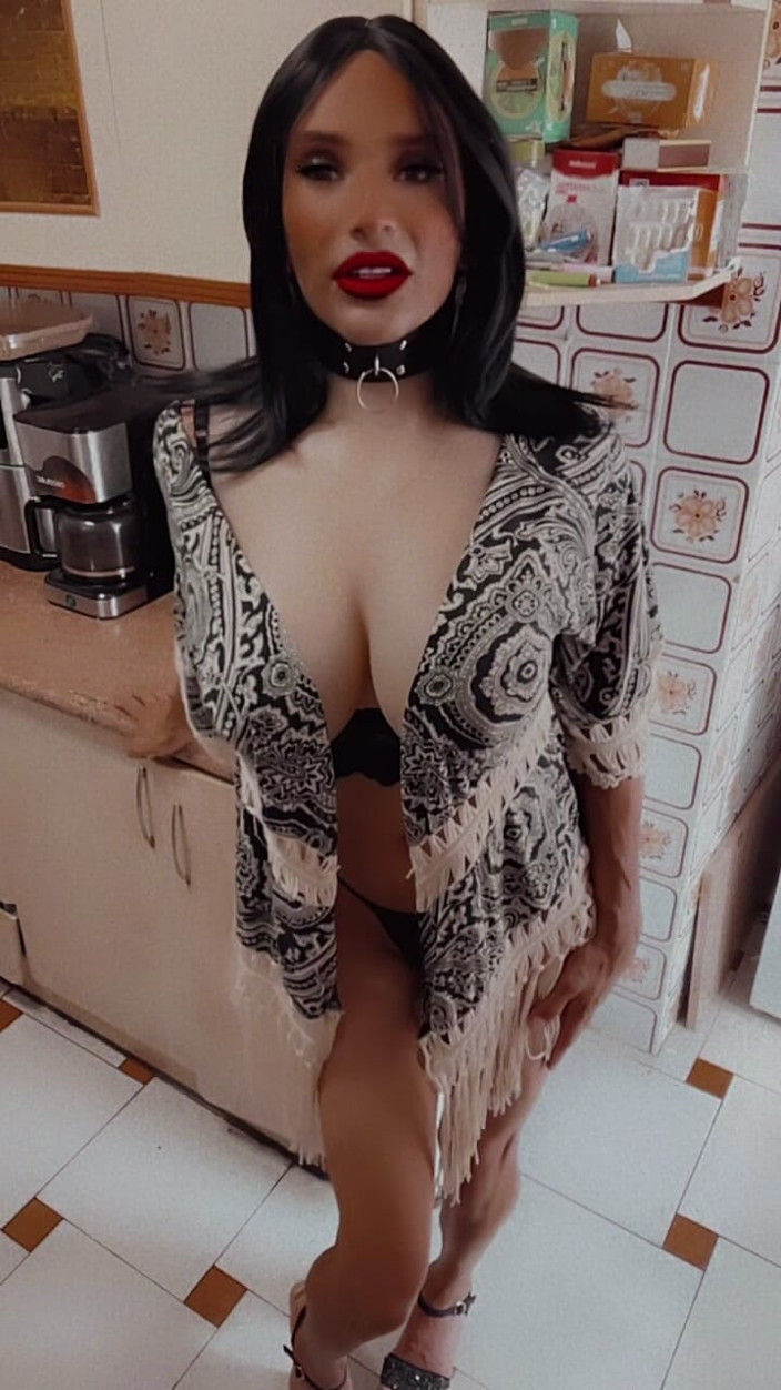 Sissy Slut Brianna: Anda melihat ini seolah-olah itu jawapannya. Bukanlah. Jawapannya terkulai.