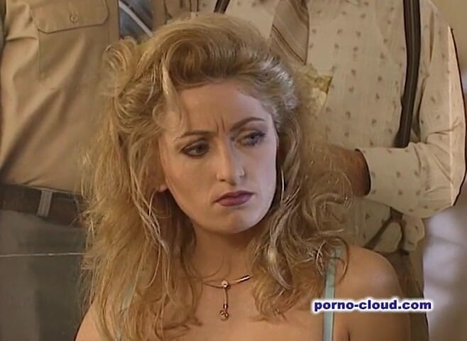 Porno Cloud: Uklízí služku pro sex a fisting -DVD-