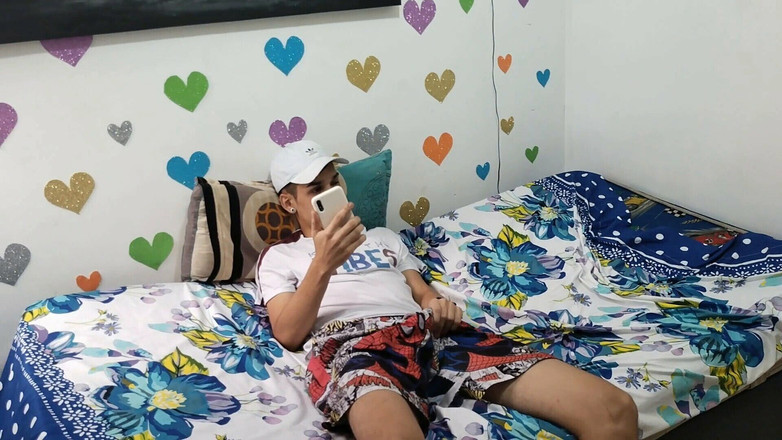 SarahErick: Můj nevlastní bratr mě nechtěl doprovodit k bazénu, aby mě...