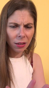 Auntjudys - Sua alta proprietária da milf Alice Maze pega você roubando sua calcinha