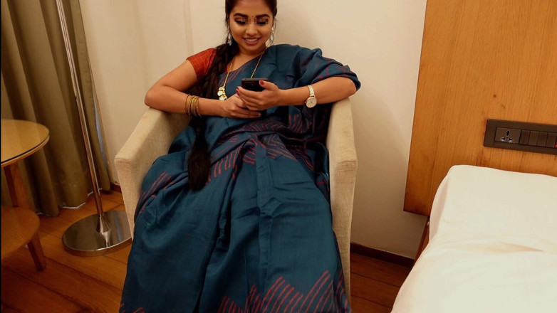 Busty Banu: Indian Hot Bhabhi Sex with Desi Saree