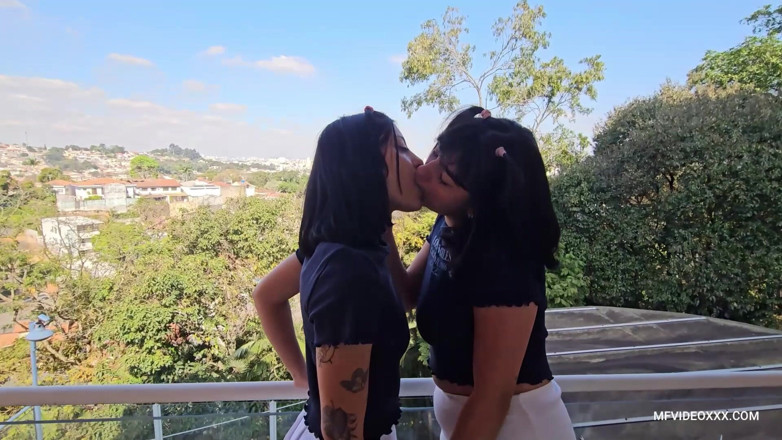 MF Lesbian: Młoda sympatia
