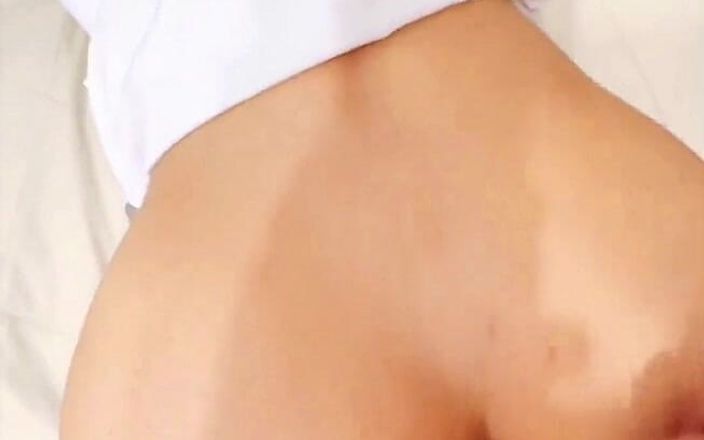 Nadia the big ass moroccan: Hijab Arabische Nadia wordt verkrampt met crampie poesje