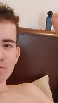 Femboy tachinează și picură sperma de la un vibrator - Prettyboi2000x