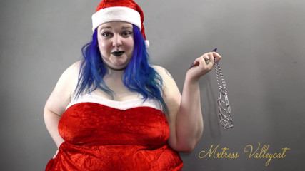 Mxtress Valleycat: Santa's little helper