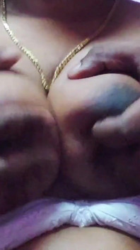 Hàng xóm cay kajal bhabhi làm tình mạnh bạo.