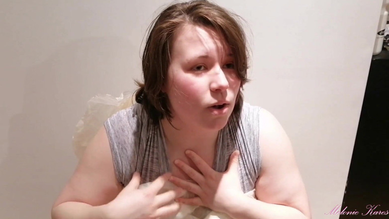 Melonie Kares: Pečující obryně růst potion BBW POV
