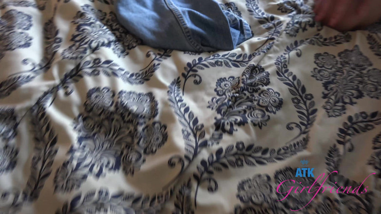 ATK Girlfriends: Data wirtualna