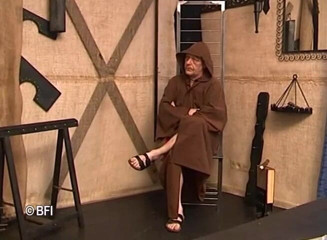 House of lords and mistresses in the spanking zone: Pierzasty piórami