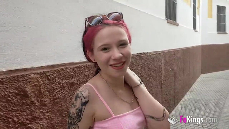 FAKings: İspanyol turist Sevilla ile tanışıyor ve şehrin her yerinde sikiliyor!