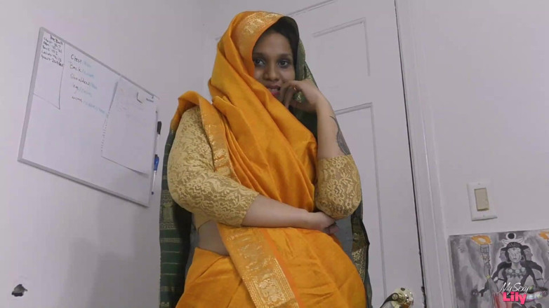Sexy Lily: Tetek besar susu India menghisapnya dengan keras dalam gaya desi