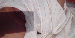 Natalie K: Melancap dan menggesel semua dalam satu sut lompat, menarik kerongkong...