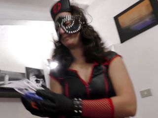 Fetish Bear Productions: Bayan Betty "siyah hemşire" oluyor