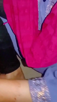 Tasneem šuká, kdo byl víc pro ni.