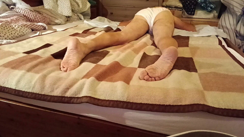 Mark Hannes: Panty Hump Masturbation