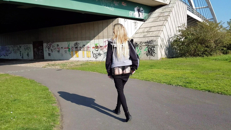 Chloe QOS: Flashing and Wanking