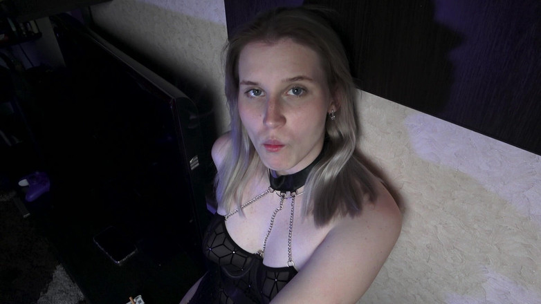 MertyXXX: Smoking in High Heels