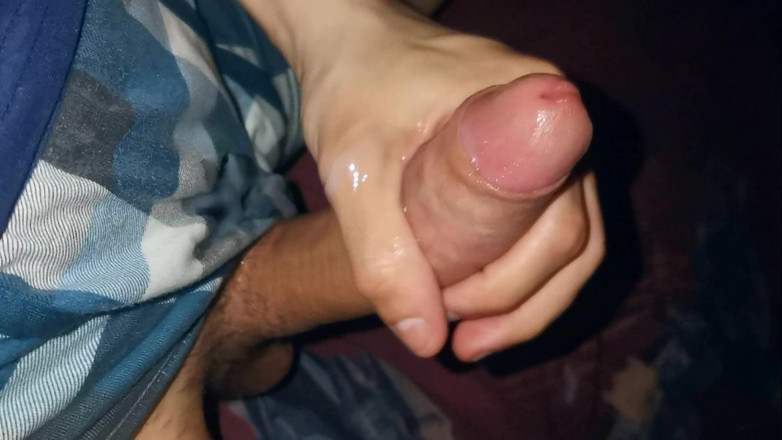 SEXY_GUYBEST: Grote lul masturbatie en close-up orgasme van een mooi hoofd!