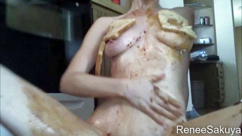 Renee Sakuya: Arašídové máslo a želé masturbace
