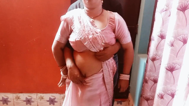 Manjushukla: Bhabhi India yang sangat cantik dihisap.