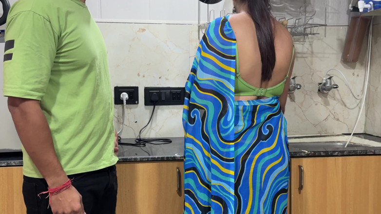 Hornycouple149: Mama vitregă ia pilula greșită și ajunge să-i ofere un potențator...