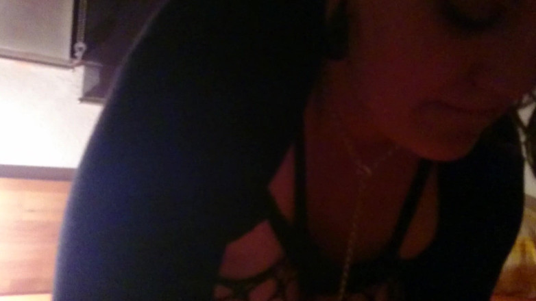 QueenSteffi: Nữ hoàng nóng muốn thổi kèn