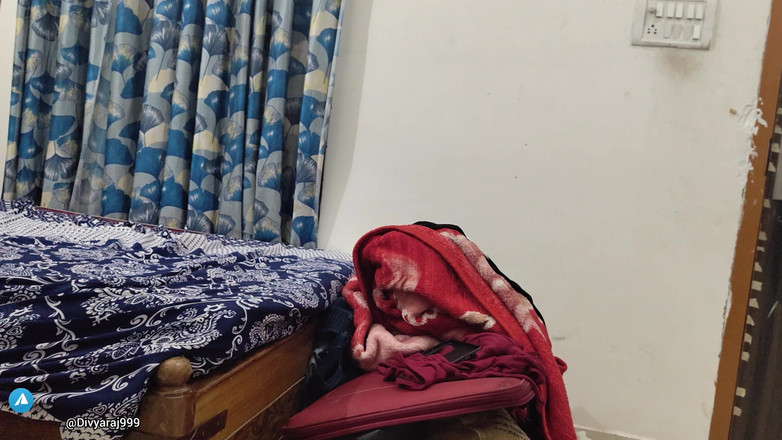 Divyaraj99: Apni Girlfriend Ko Apne Room Mein Chupke Se Bulaya