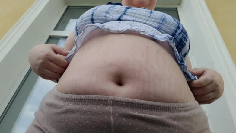 AssGives: 胸を見せて