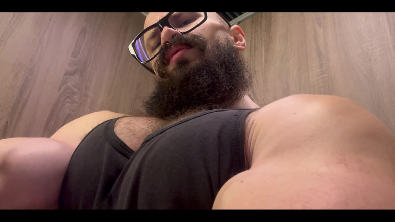 Mister Stone: Axile mirositoare