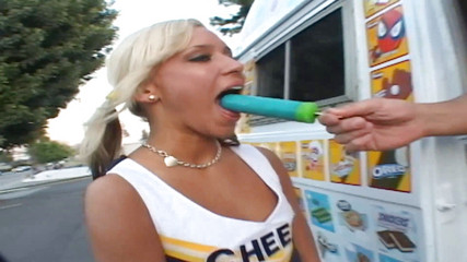 Radical: 来和我一起在我的面包车上做爱