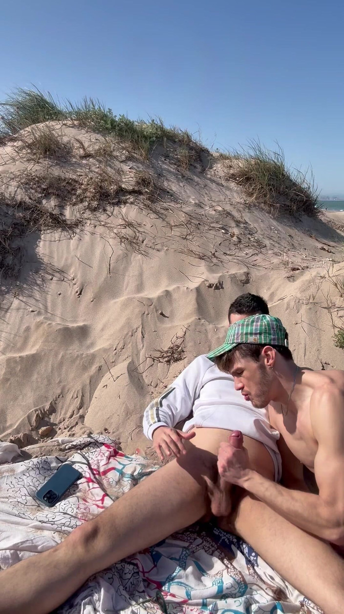 Liam Harding: パパがビーチで大きなお尻の筋肉質スポーツマンをファックする