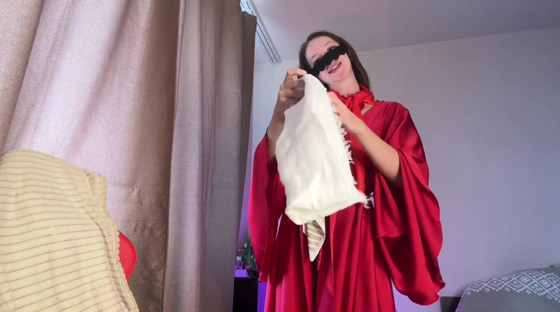 Skinny_lady69: Asmr satén, bufanda, fetiche