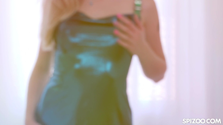 Spizoo: Liten blond Lexi Lore fantastisk avsugning