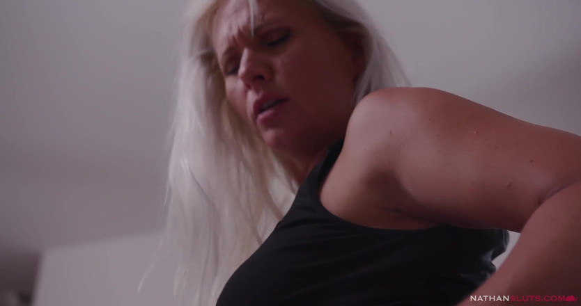 Nathansluts: Kathy Anderson, Sensi के बड़े काले लंड के साथ अपनी गांड में धोखा देते हुए पकड़ी गई - 4k