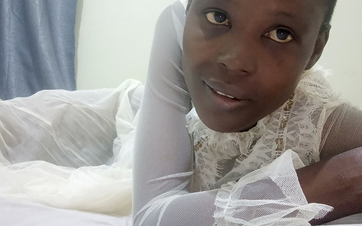 Briita: Трахаю пальцами себя, пока я не кончу