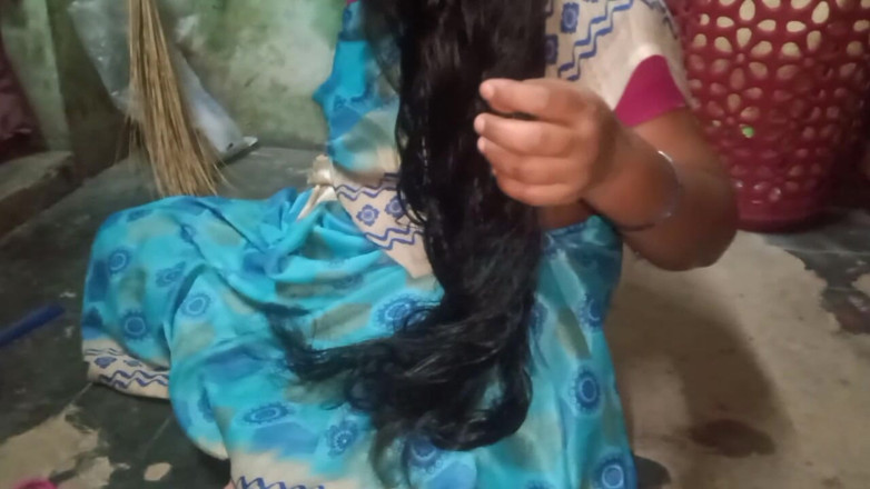 Priyanka314: Büyük götlü Hintli uzun saçlı teyze seks