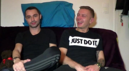 Gaybareback: ओस्वर वुड टॉप xxl आदमी चूत में वीर्य नीचे