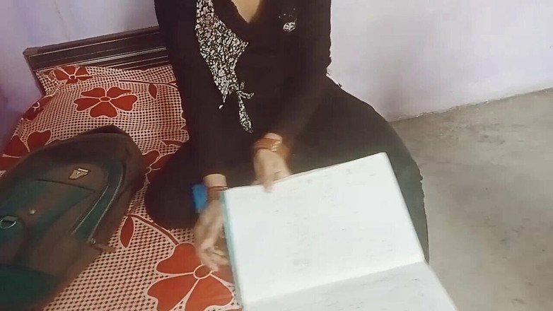 YOURAMRITA04: La studentessa del college è stata dura scopare con l'insegnante al...