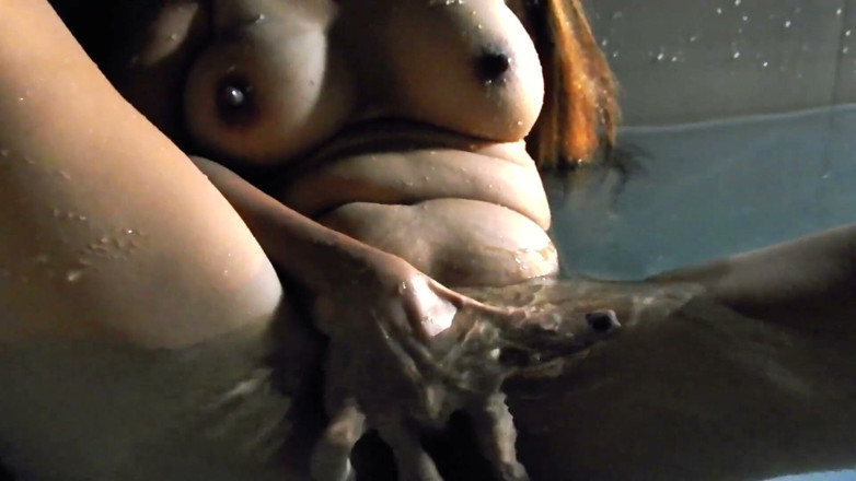 Asian Pussy Vision: Mamada al aire libre en piscina