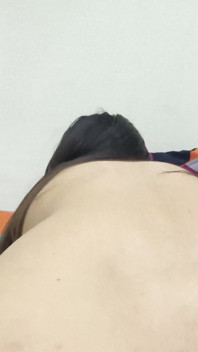 Safada madrasta Saara seduz e fode enteado