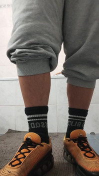 Dj -bro Hat No Money and No Mood, but Dirty Socks.mmm It Is Like Adrenalin