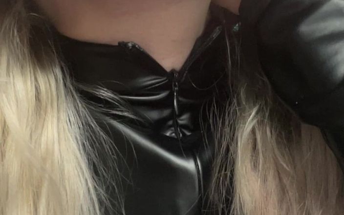 FinDom Goaldigger: あなたの舌を見せてください!