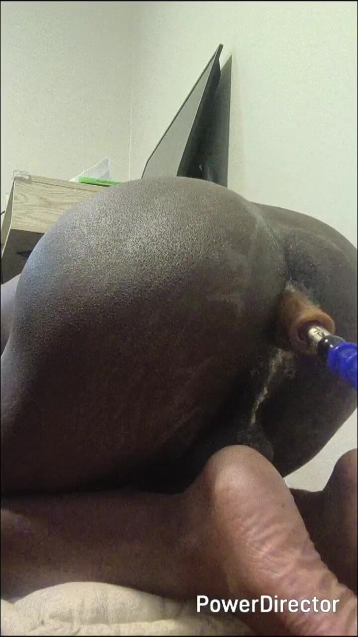 DaBlackFemboy: Femboy Dependent de vibrator Orgasme cremoase hands free pe mașina...